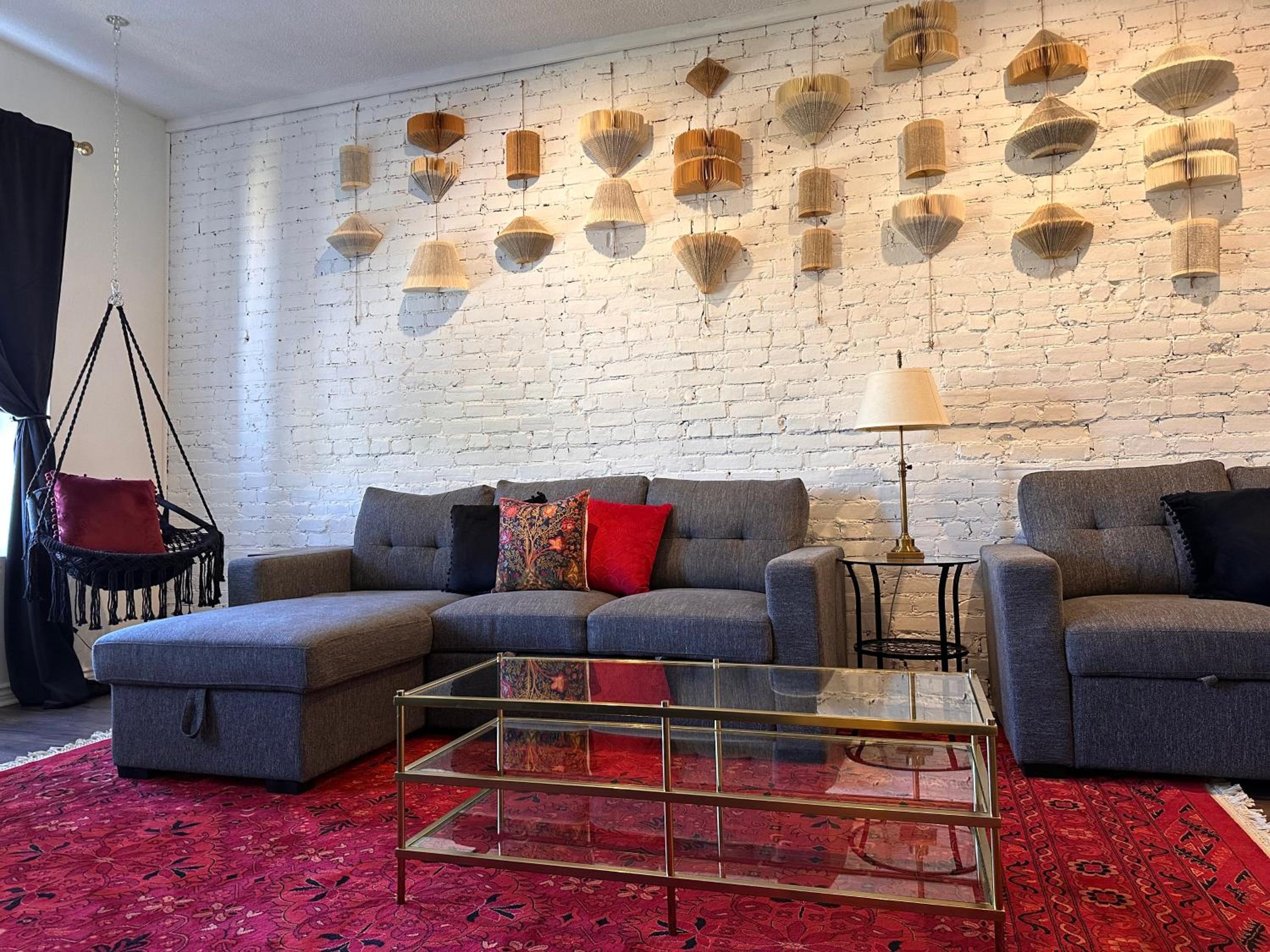 Historic Plateau Loft with 3 Private Baths