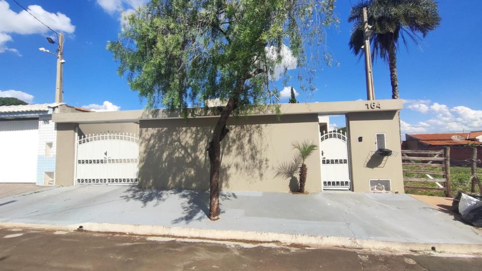 Casa de Brotas com Piscina