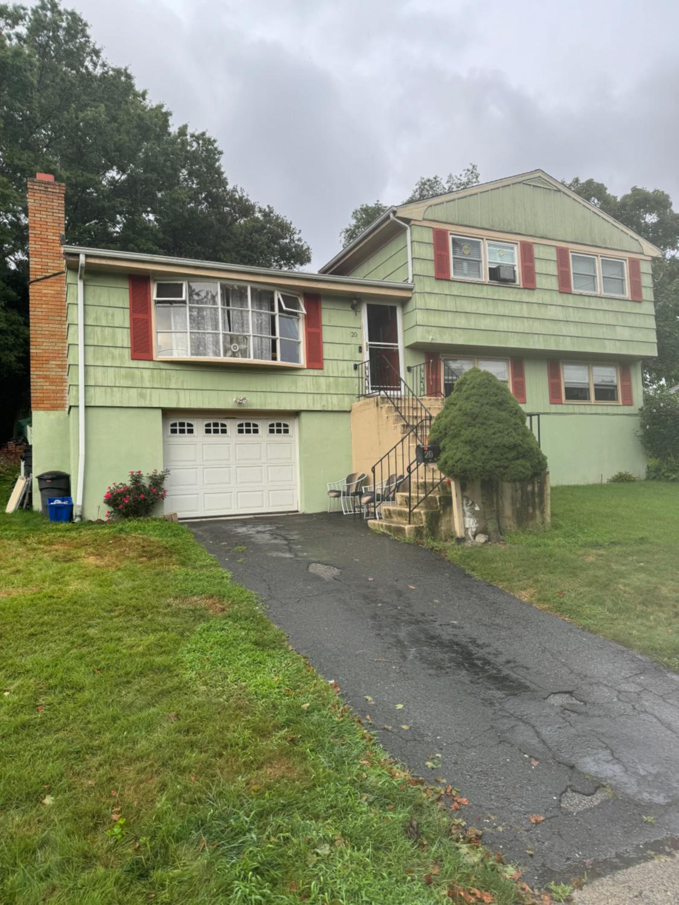 Beautiful 3 - 4 Bedroom Home Fully Furnished Including Utilities Close to I95 Train - Property Image 3