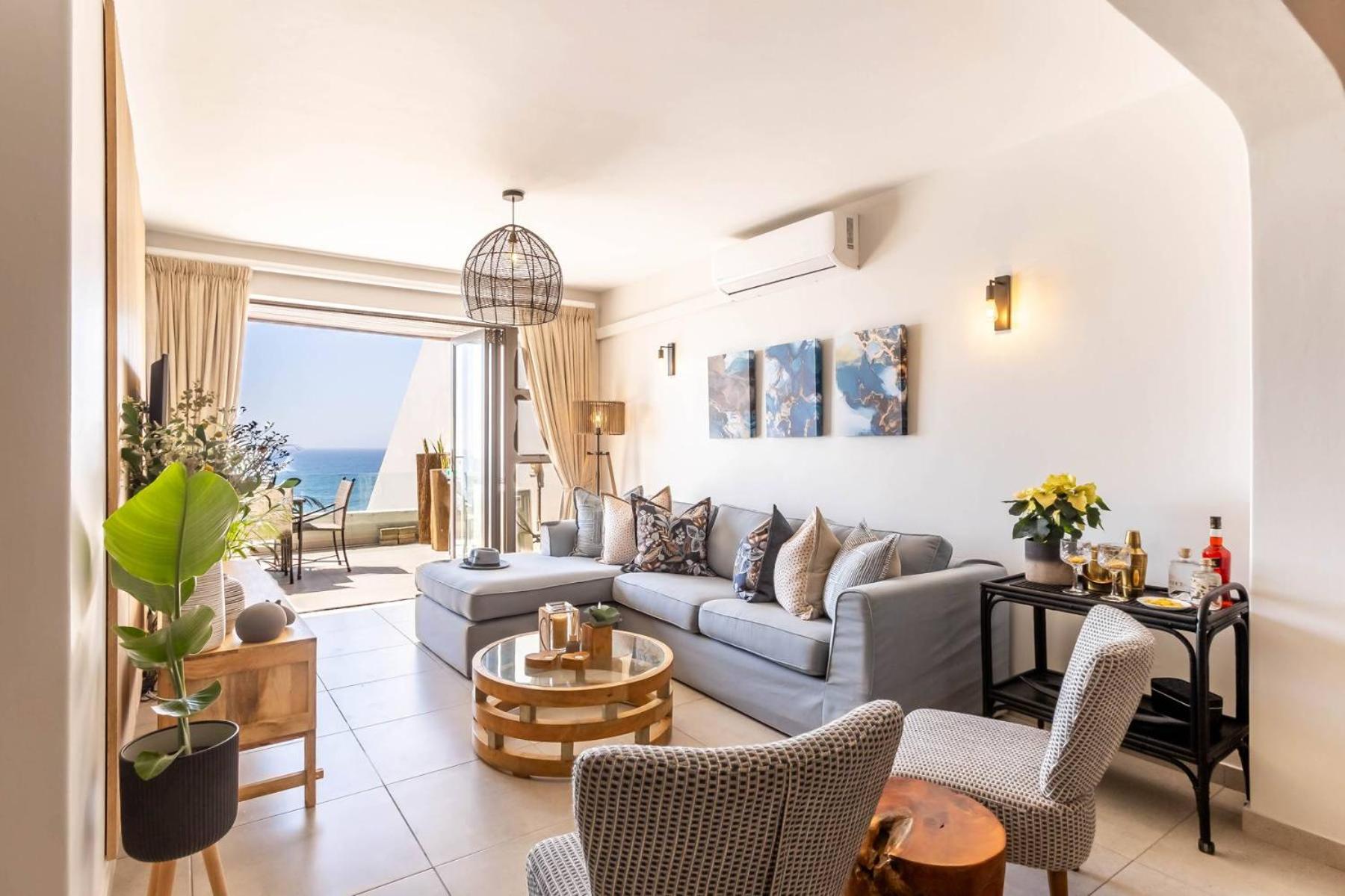 Beachfront Apartments Shakas Rock - Chakas Terrace, Direct Access, Ocean Views