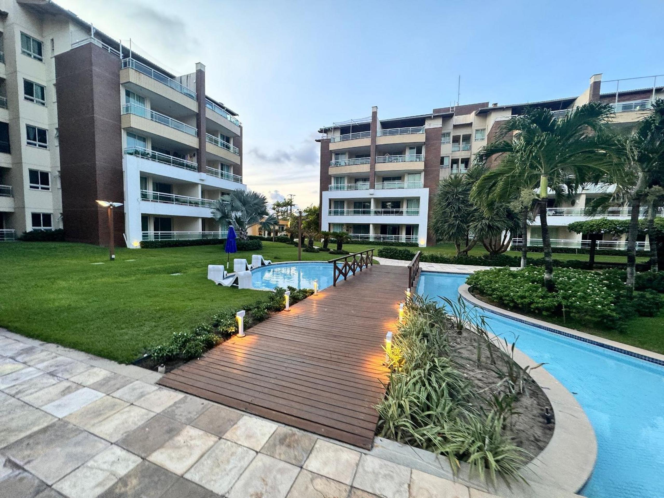GranSol, Terreo, Pé na areia, 03 qtos, 08 adultos e 02 crianças, a 600m do B PARK