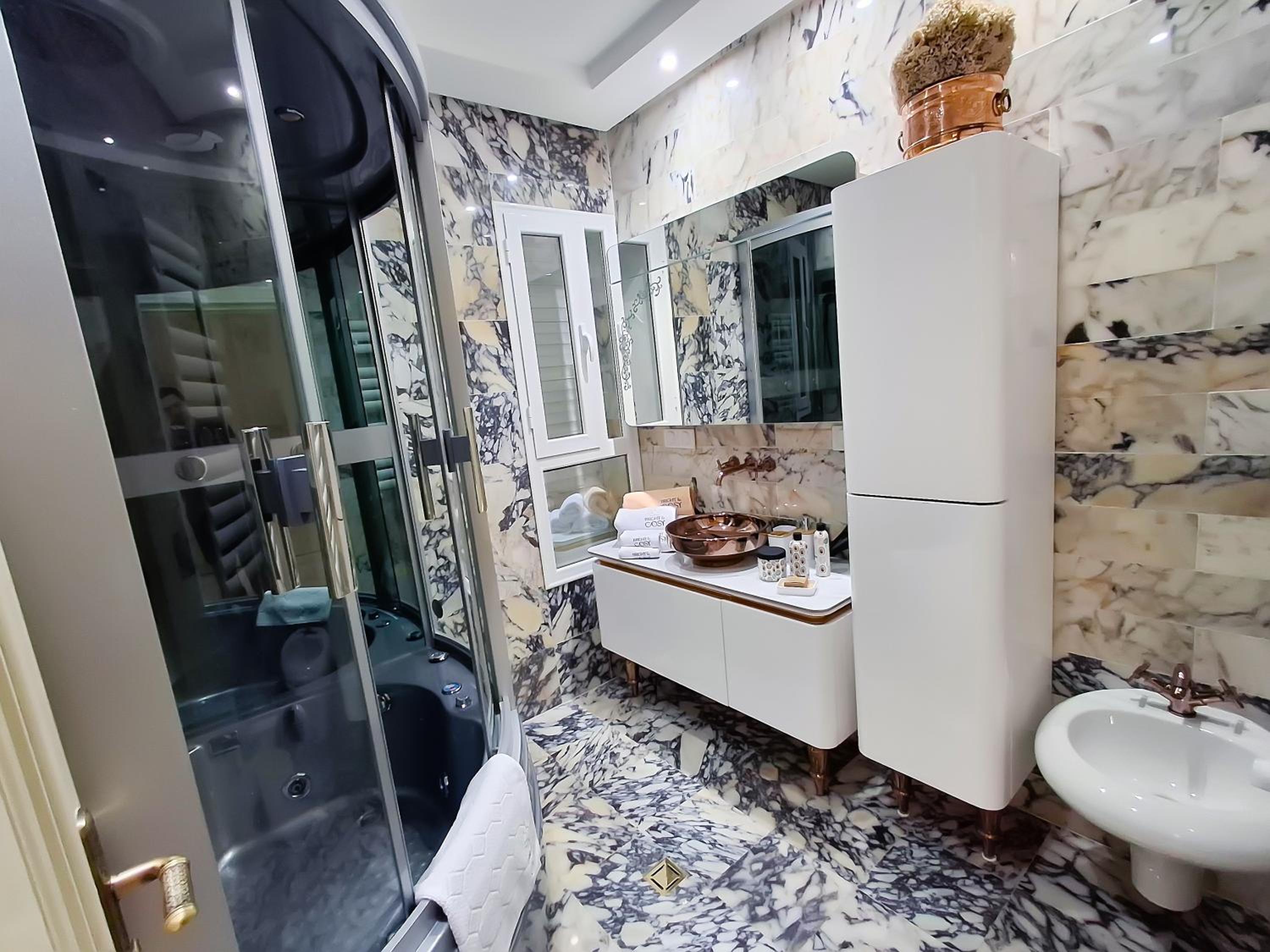 L'Orchidée - Villa de luxe avec piscine chauffée, ascenseur privatif et vue sur le lac de Tunis view 3