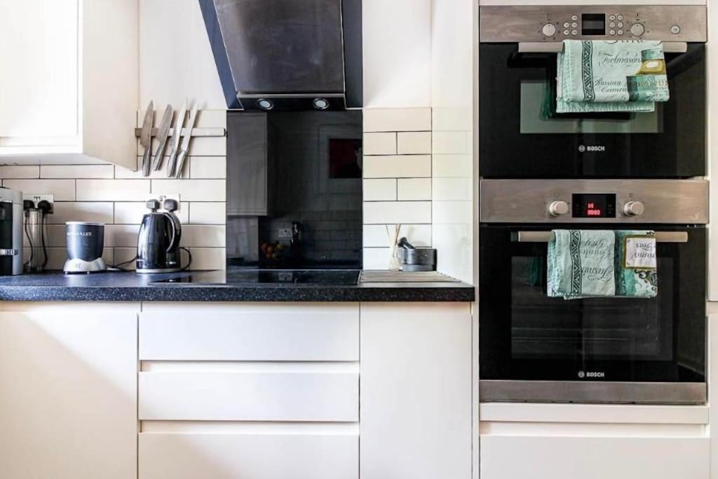 Spacious 2 bedroom apartment in London view 2