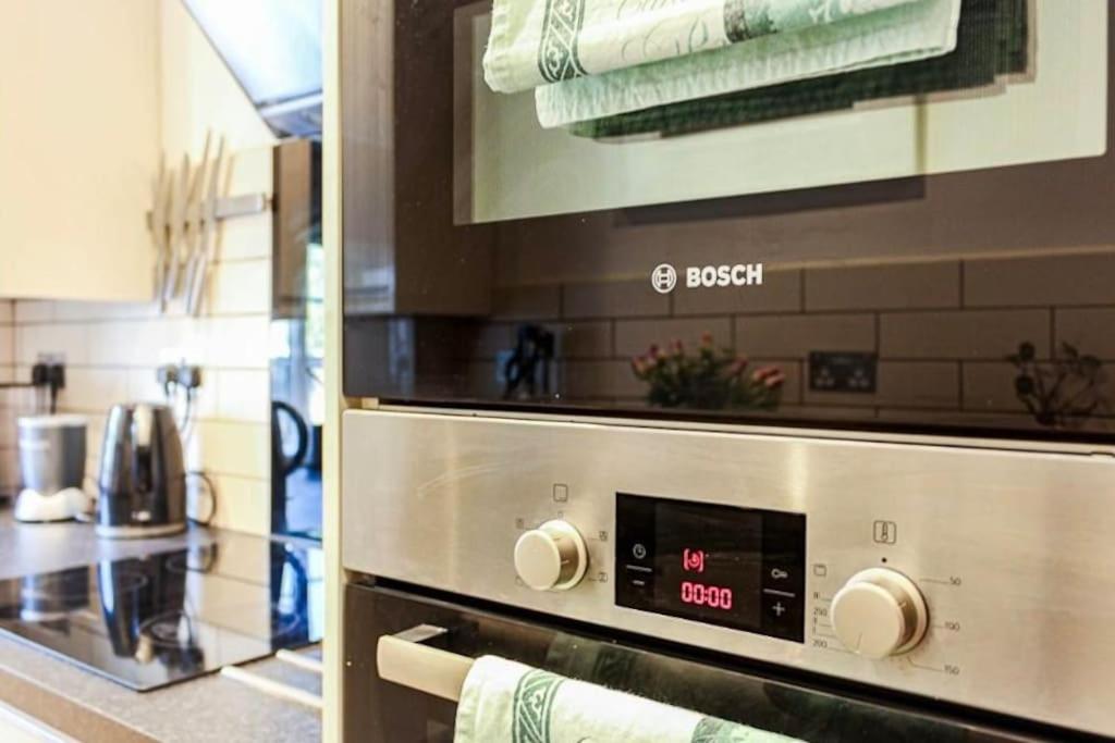 Spacious 2 bedroom apartment in London view 5