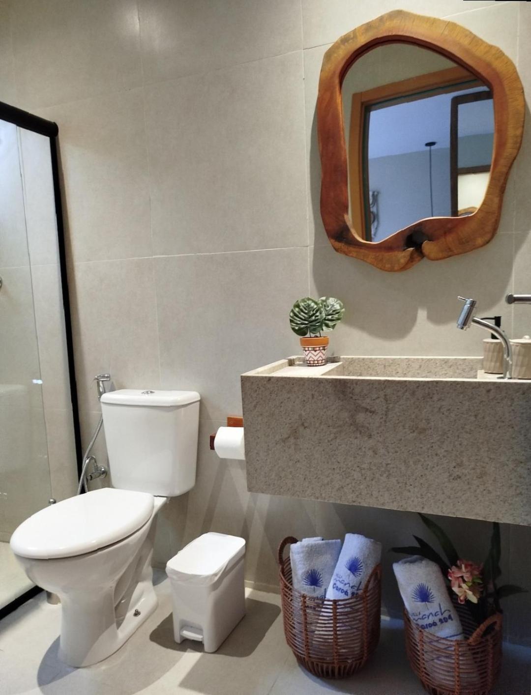 Apê Praia do Toque com Ar no Quarto e Sala, Condomínio com Academia, Quadra de Beach Tennis e Vôlei, Estacionamento Grátis e Restaurante