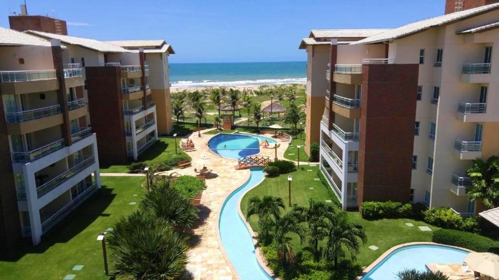 GranSol, Terreo, Pé na areia, 03 qtos, 08 adultos e 02 crianças, a 600m do B PARK