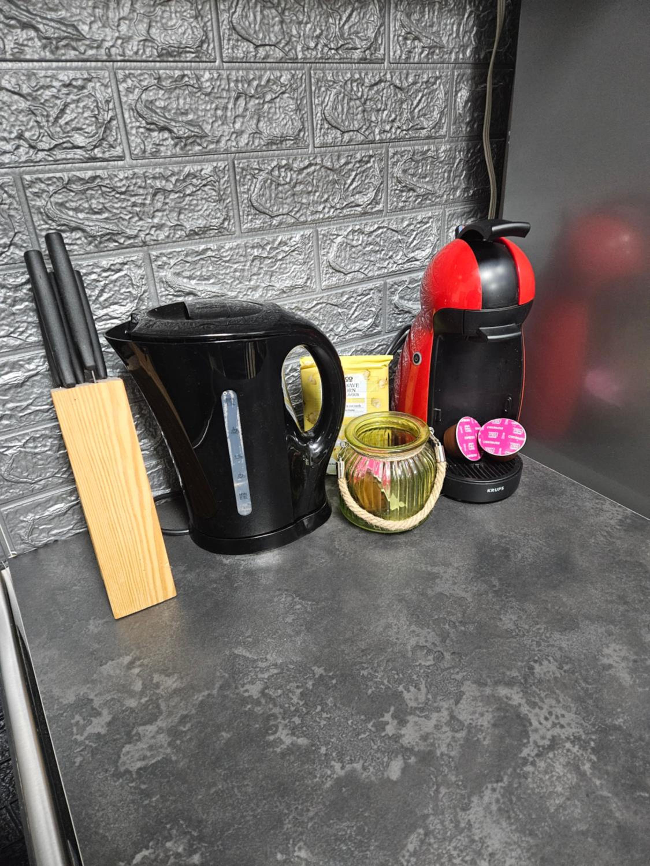 City apartment with moutain view - free parking view 2