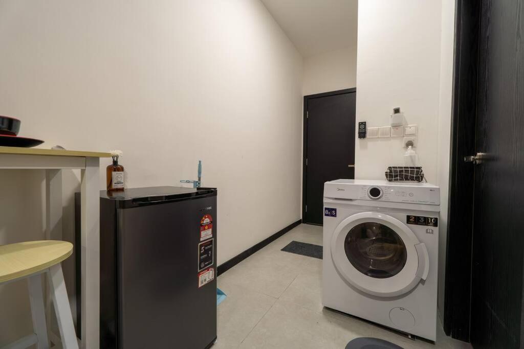 Neu Suites By Cozy Unit L30RA 2-3PAX near KLCC & Jelatek LRT