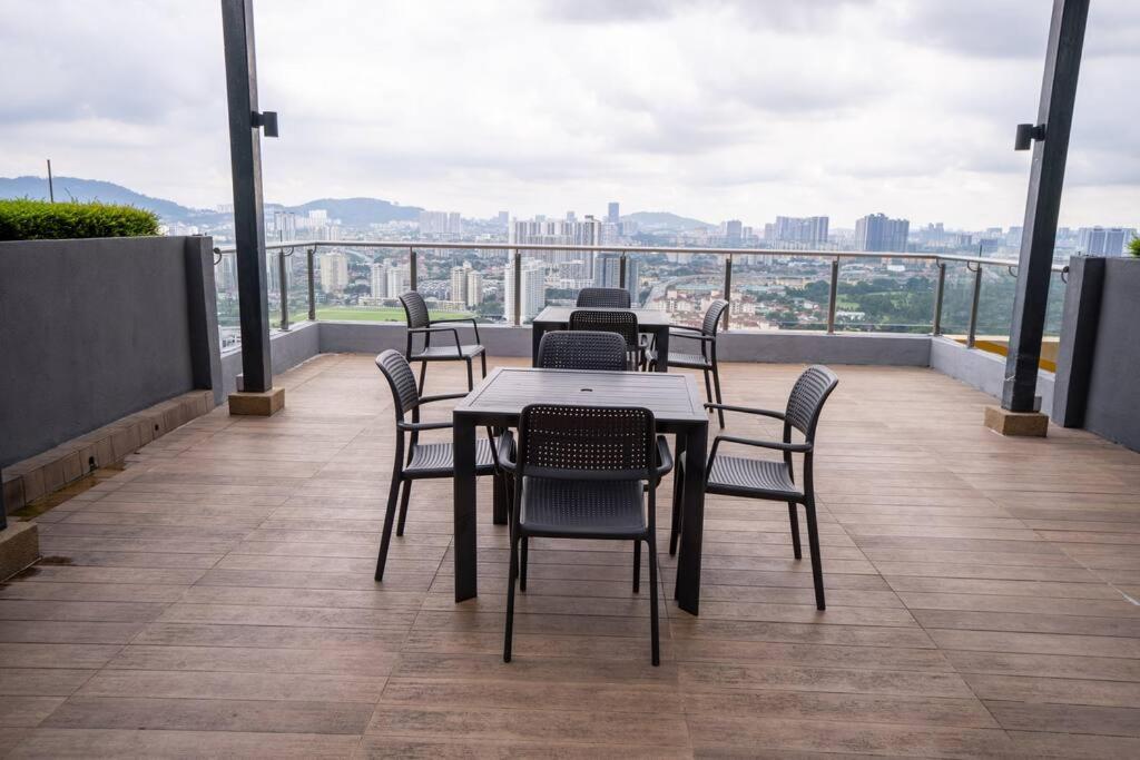 Neu Suites By Cozy Unit L30RA 2-3PAX near KLCC & Jelatek LRT