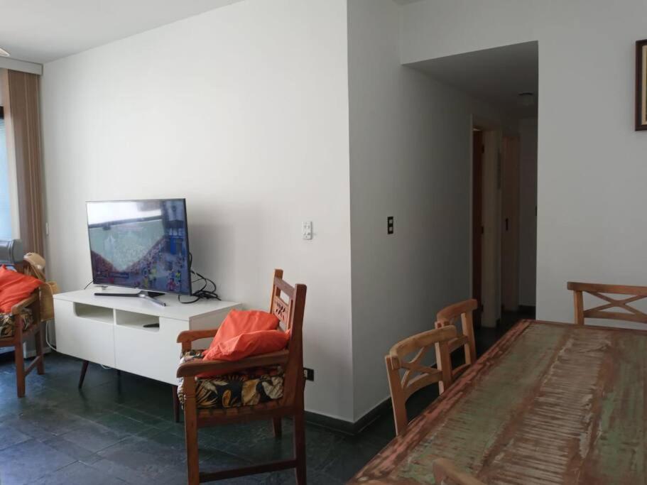 Aconchegante apartamento no Guarujá