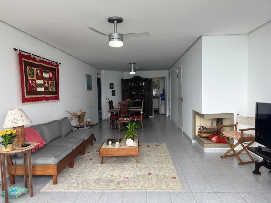 Apartamento com Vista Deslumbrante para o Mar com 4 suítes - Guarujá, SP