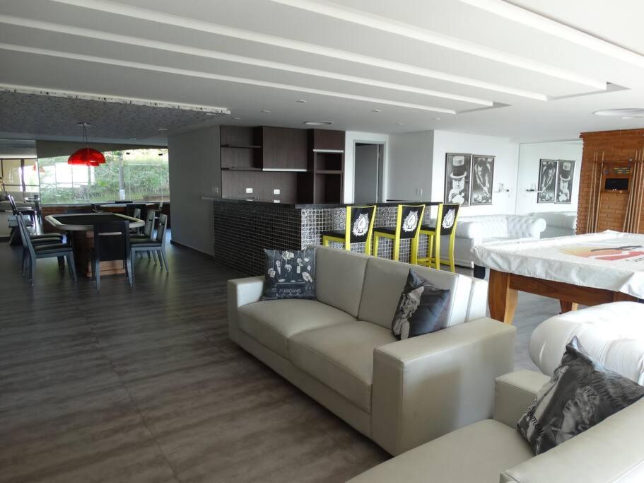 Apartamento com Vista Deslumbrante para o Mar com 4 suítes - Guarujá, SP
