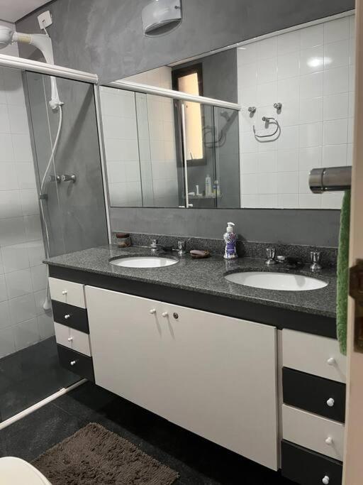 Apartamento com Vista Deslumbrante para o Mar com 4 suítes - Guarujá, SP