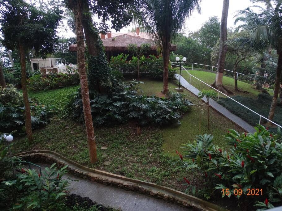Apartamento com Vista Deslumbrante para o Mar com 4 suítes - Guarujá, SP