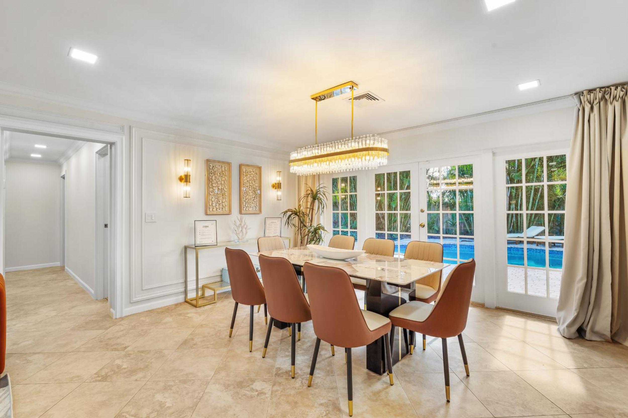 A Slice of Paradise - Bel Air Beach House with Private Pool, 30-35 min to FIFA