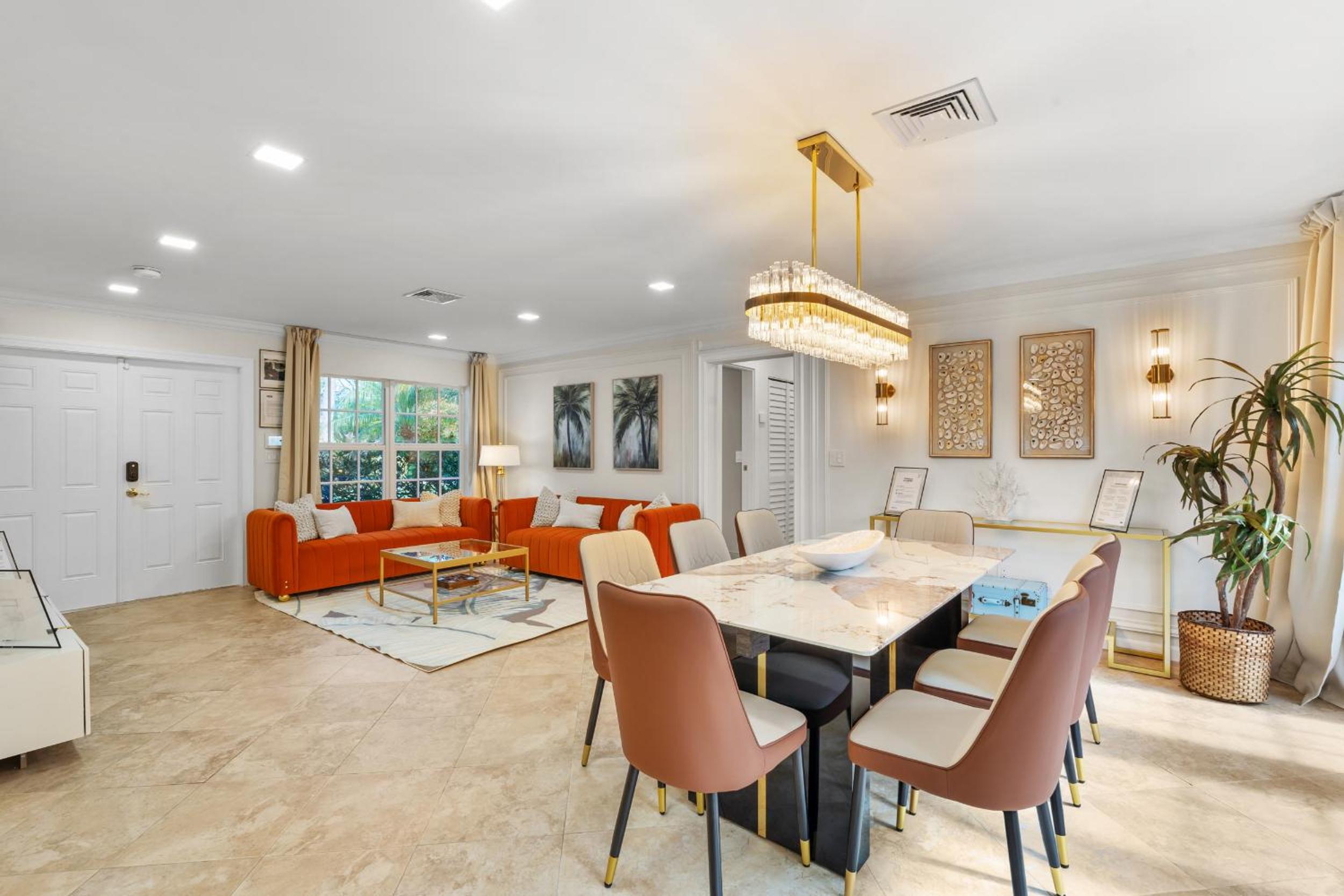 A Slice of Paradise - Bel Air Beach House with Private Pool, 30-35 min to FIFA