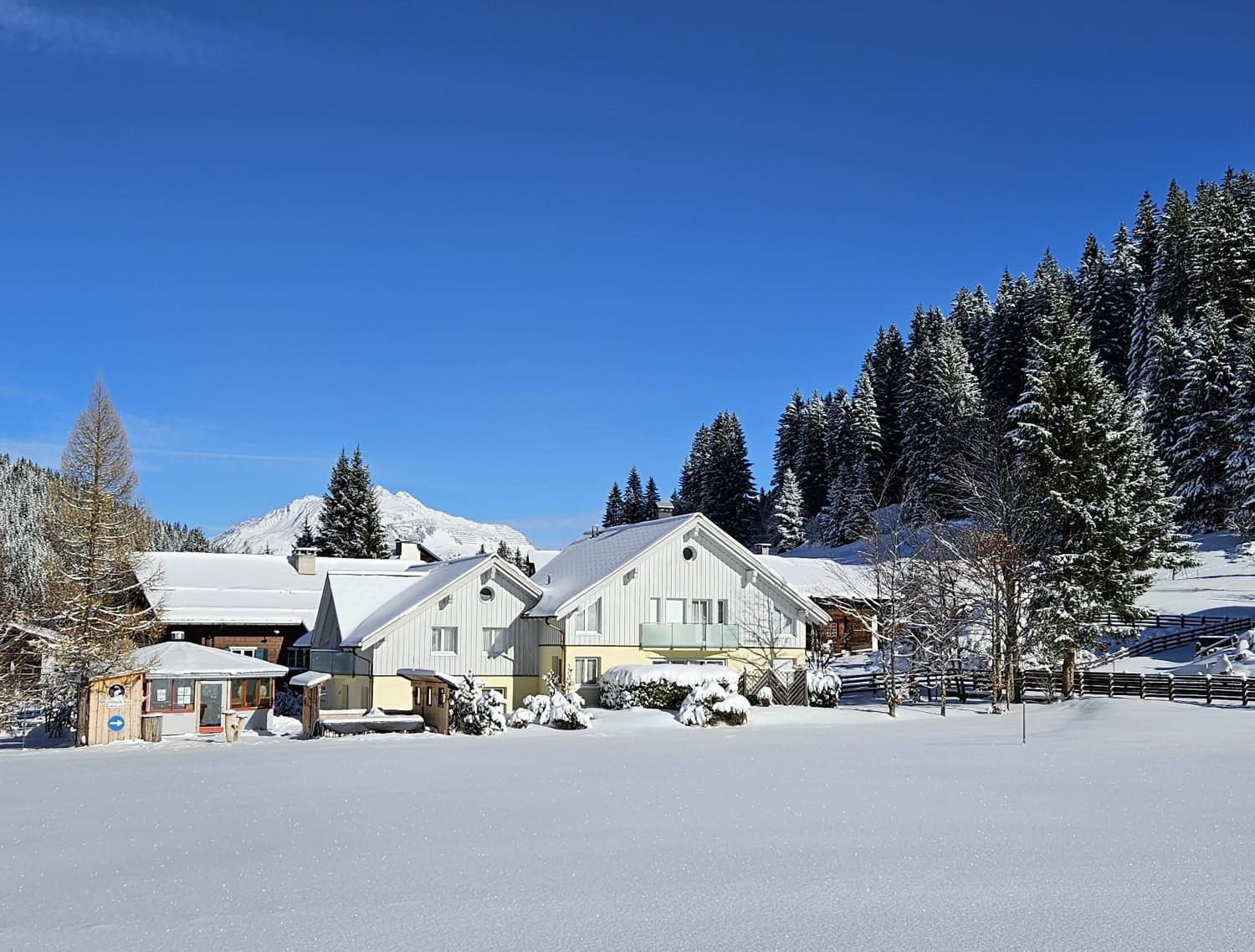 Haus Capricorn - Garten Appartement - Bergdorf Gargellen 1423m