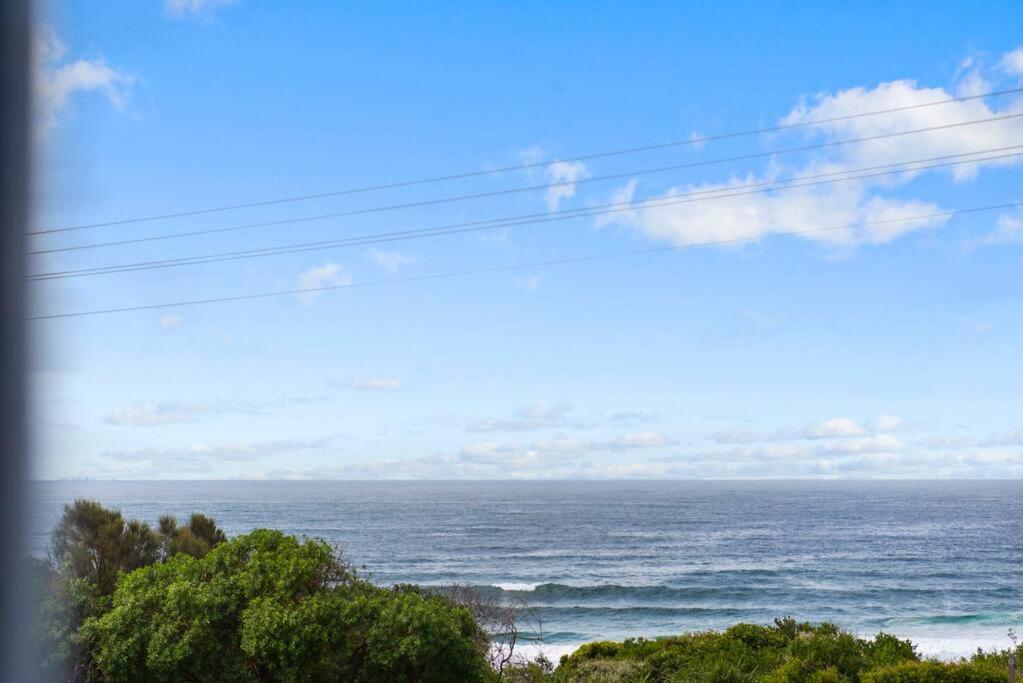 Waterfront and direct beach access with views
