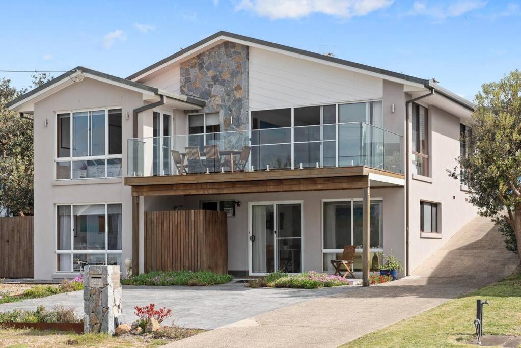 Waterfront and direct beach access with views