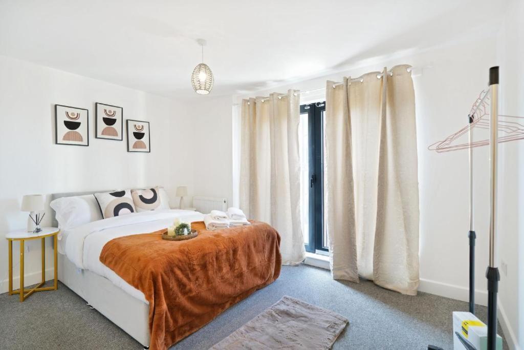 One and Two Bed Apartments Slough near Heathrow