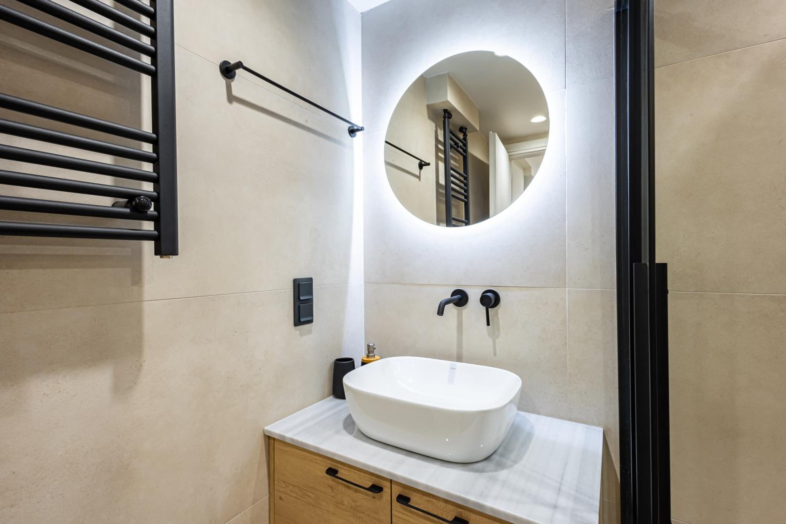 Stylish Central Athens Apartment photo 5