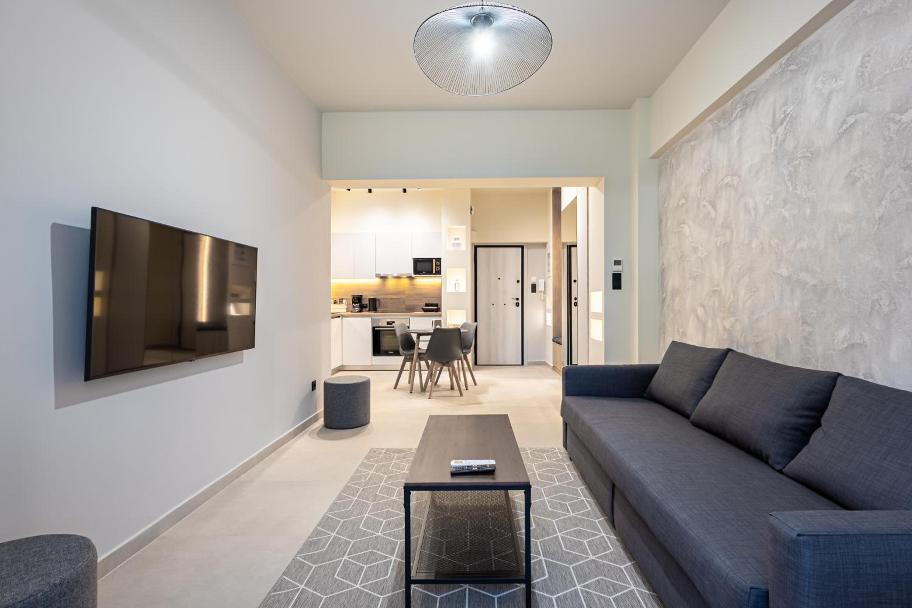 Stylish Central Athens Apartment photo 4