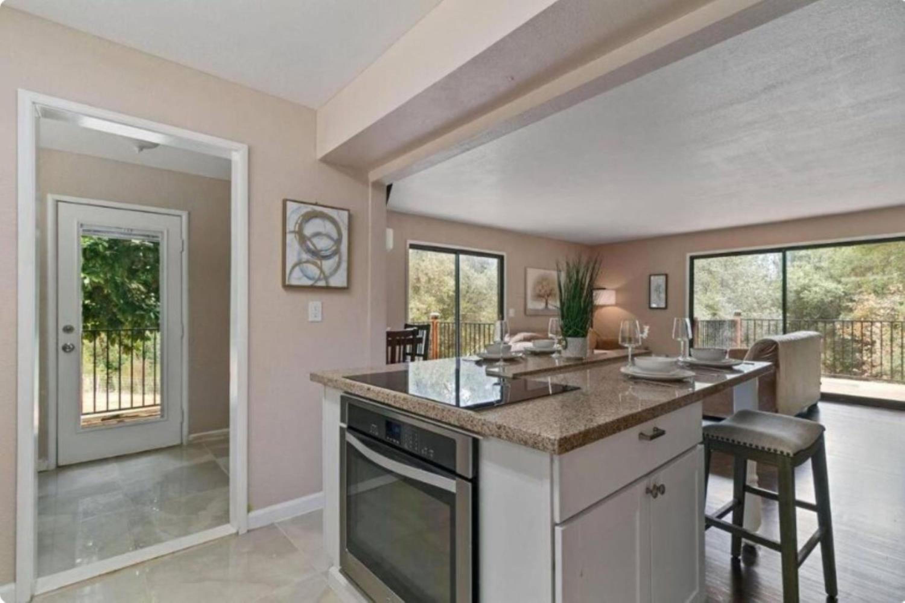Grass Valley Vacations - Cozy 2BR in Auburn w AC WiFi - Property Image 1