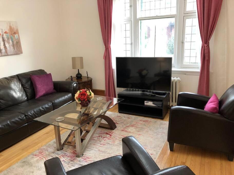 Cheerful house 3 bedrooms 3 bathrooms 3 Free parking