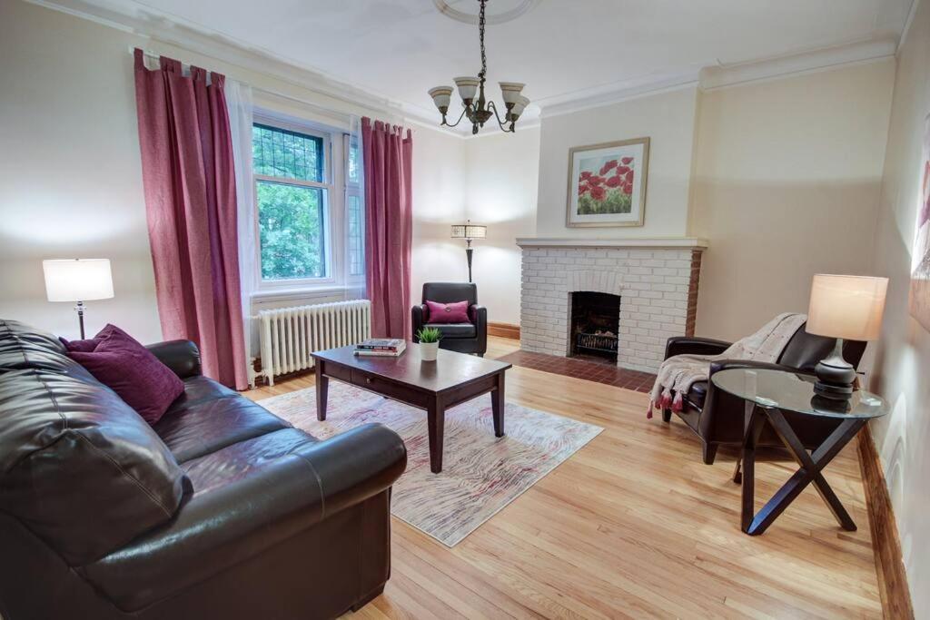 Cheerful house 3 bedrooms 3 bathrooms 3 Free parking