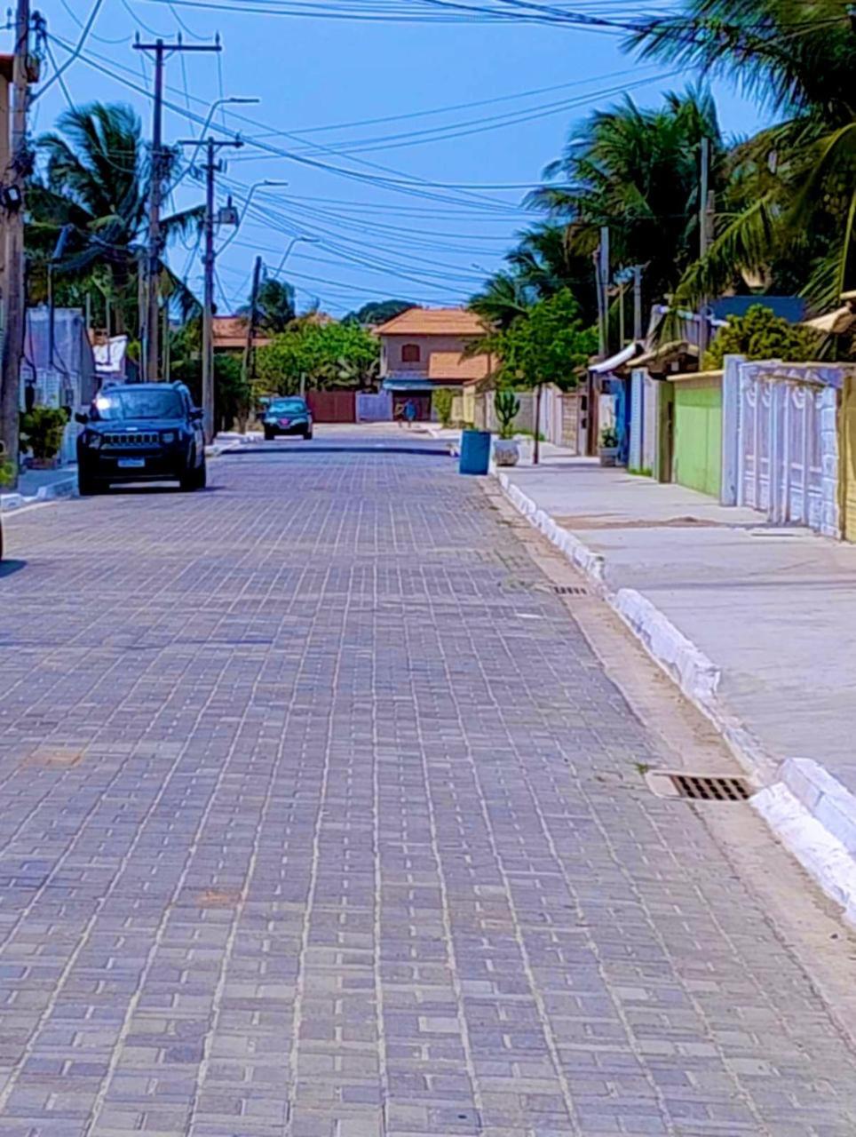 Casa com piscina em frente à lagoa e a 600m da praia