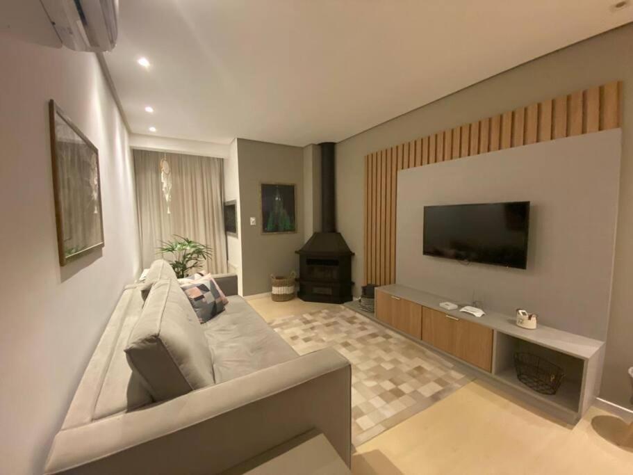 APARTAMENTo ACONCHEGANTE NO CENTRO DE CANELA!