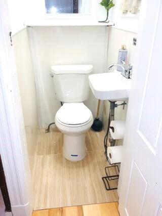 Huge 3 BEDROOM Apt, LIC next to Manhattan !!! view 4