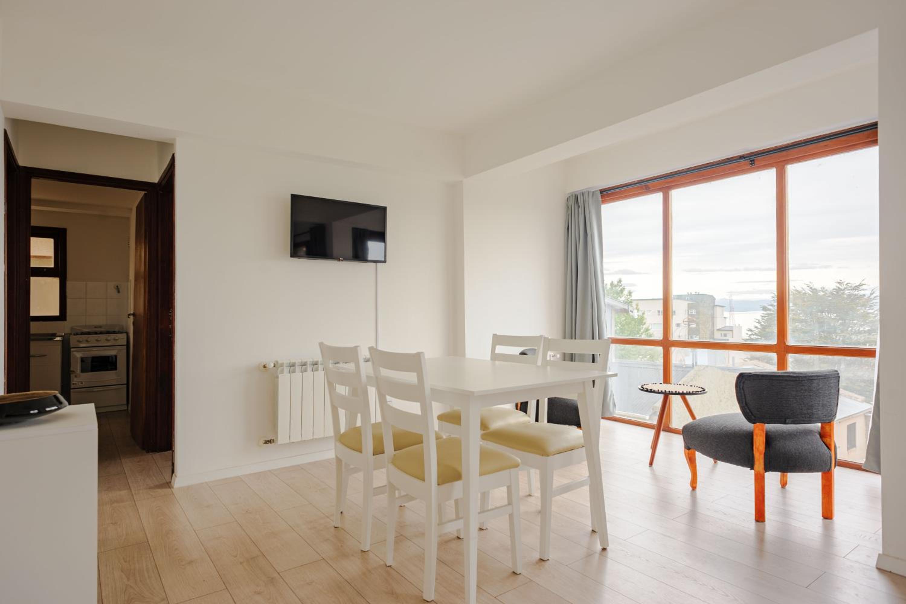 Gray Fox Apartments Roca