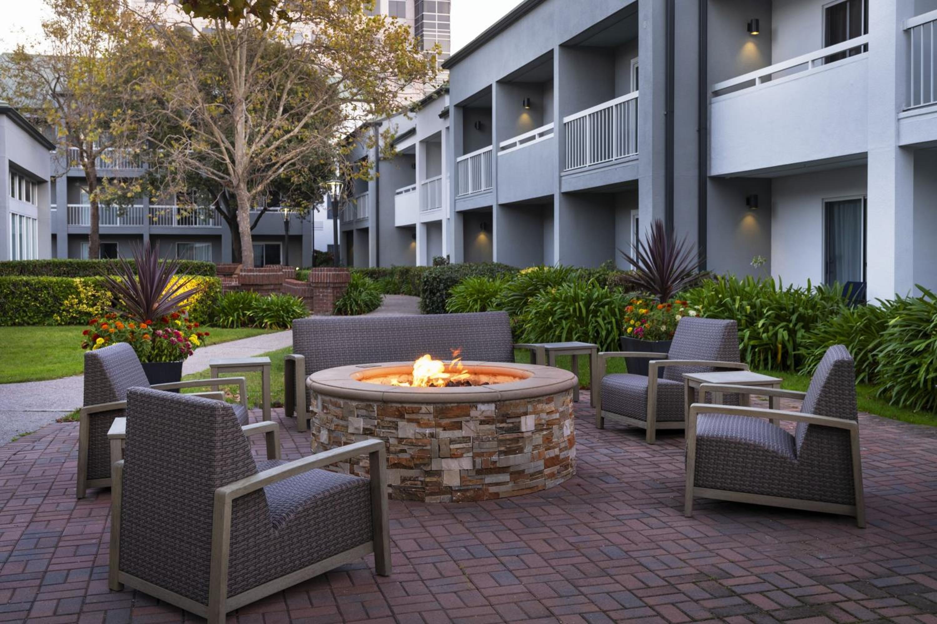 San Francisco Vacations - Courtyard by Marriott San Mateo Foster City - Property Image 4