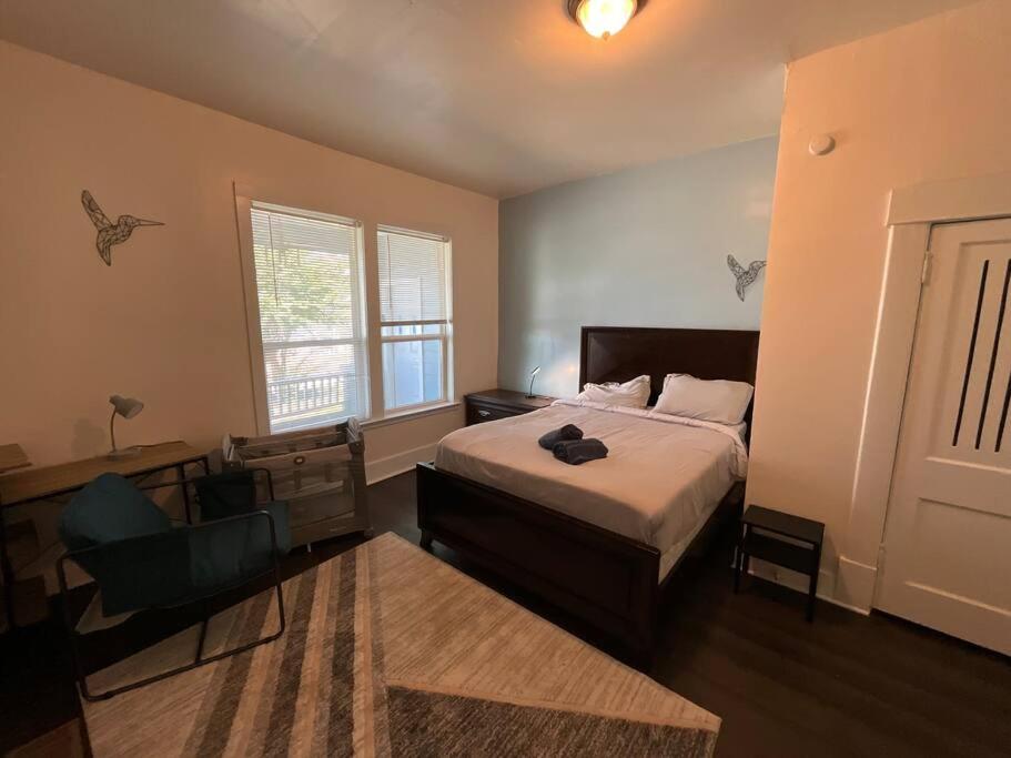 Beautiful Bishop Arts 2 Bedroom view 4