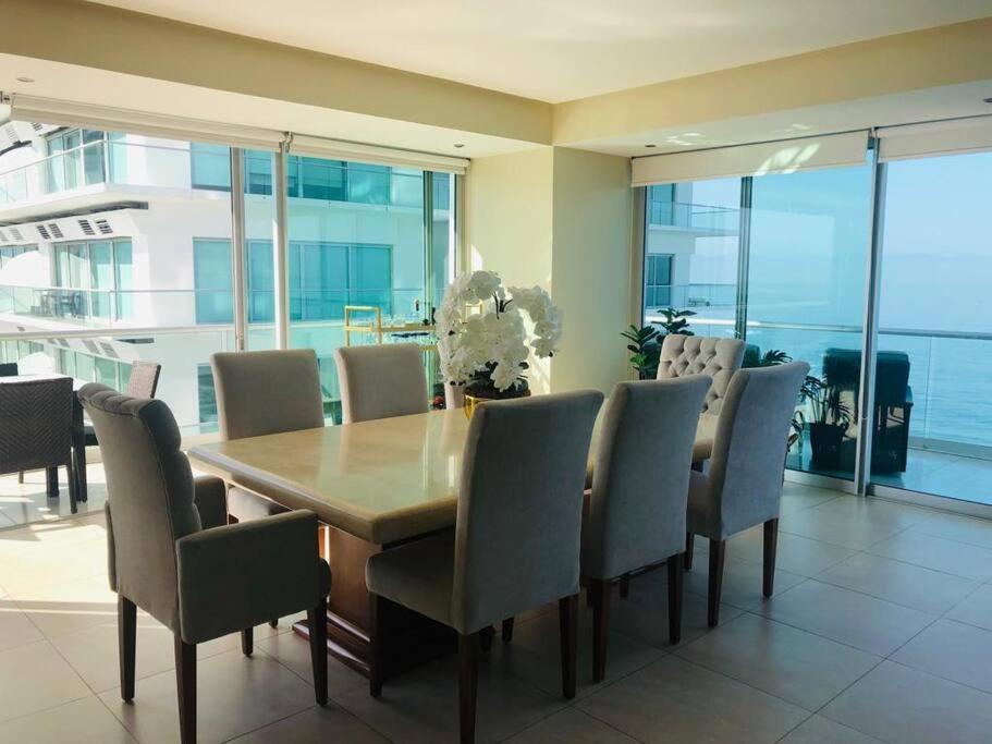 Peninsula Vallarta Luxury Condo tower 2 11A view 5