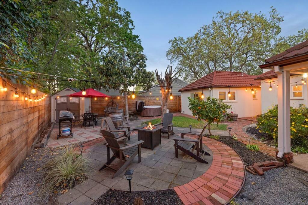 Spanish Wine Country Cottage with Hot Tub! view 2