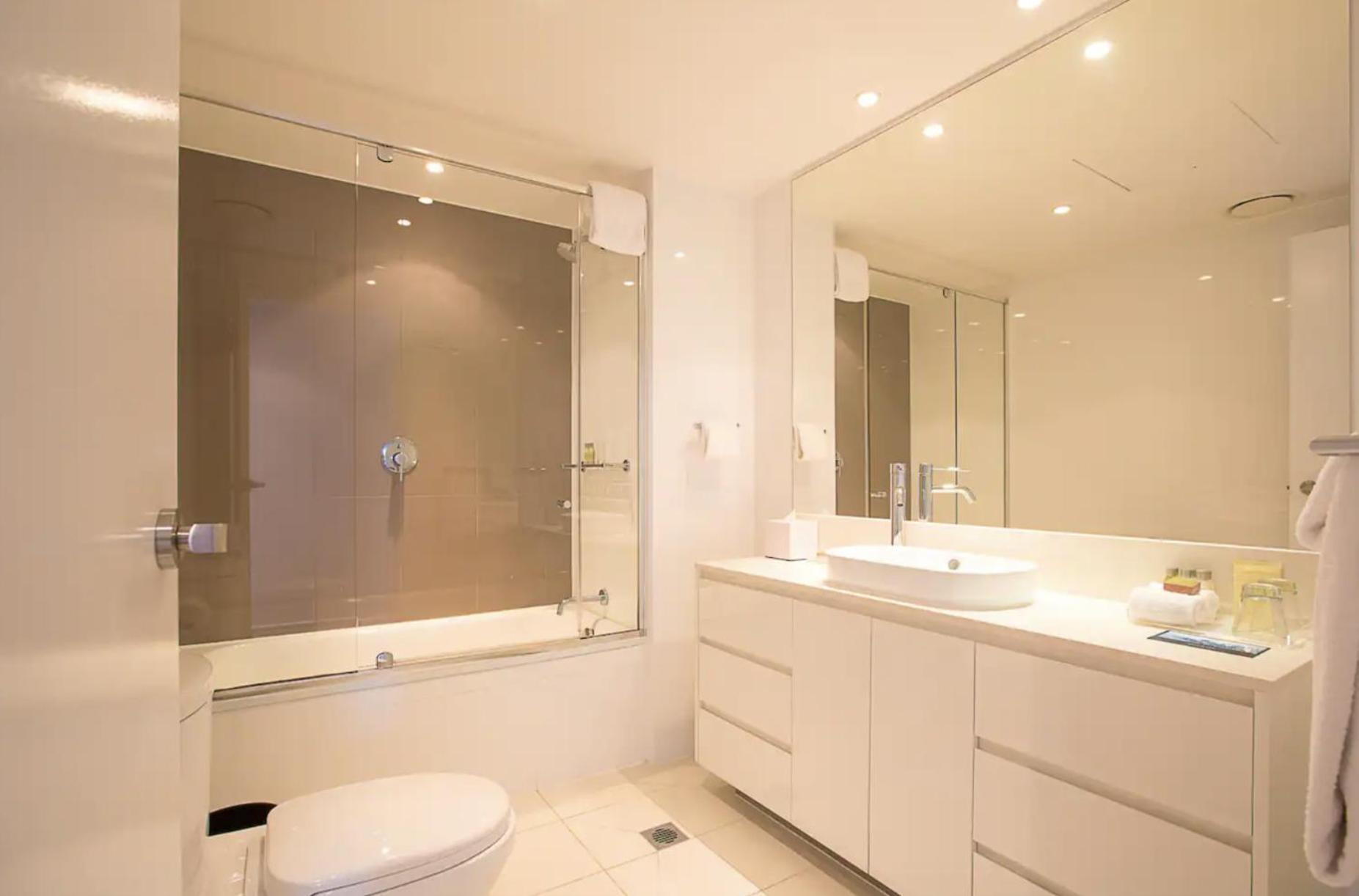 Beach Mountain View Sleeps 6 Surfers Paradise 2 Bed 2 Bath Circle on Cav & Hilton Surfers