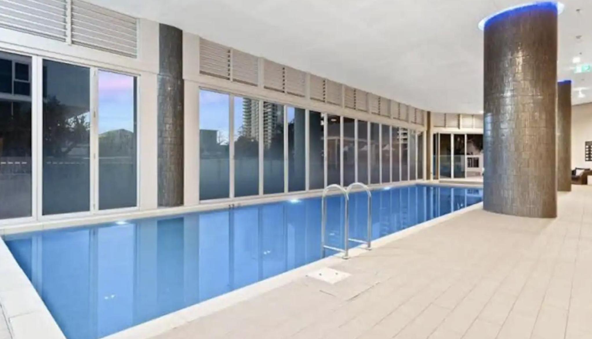 Beach Mountain View Sleeps 6 Surfers Paradise 2 Bed 2 Bath Circle on Cav & Hilton Surfers