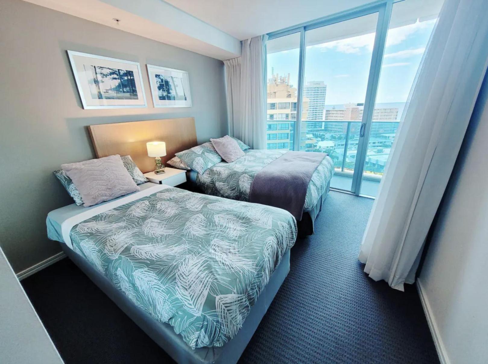 Beach Mountain View Sleeps 6 Surfers Paradise 2 Bed 2 Bath Circle on Cav & Hilton Surfers