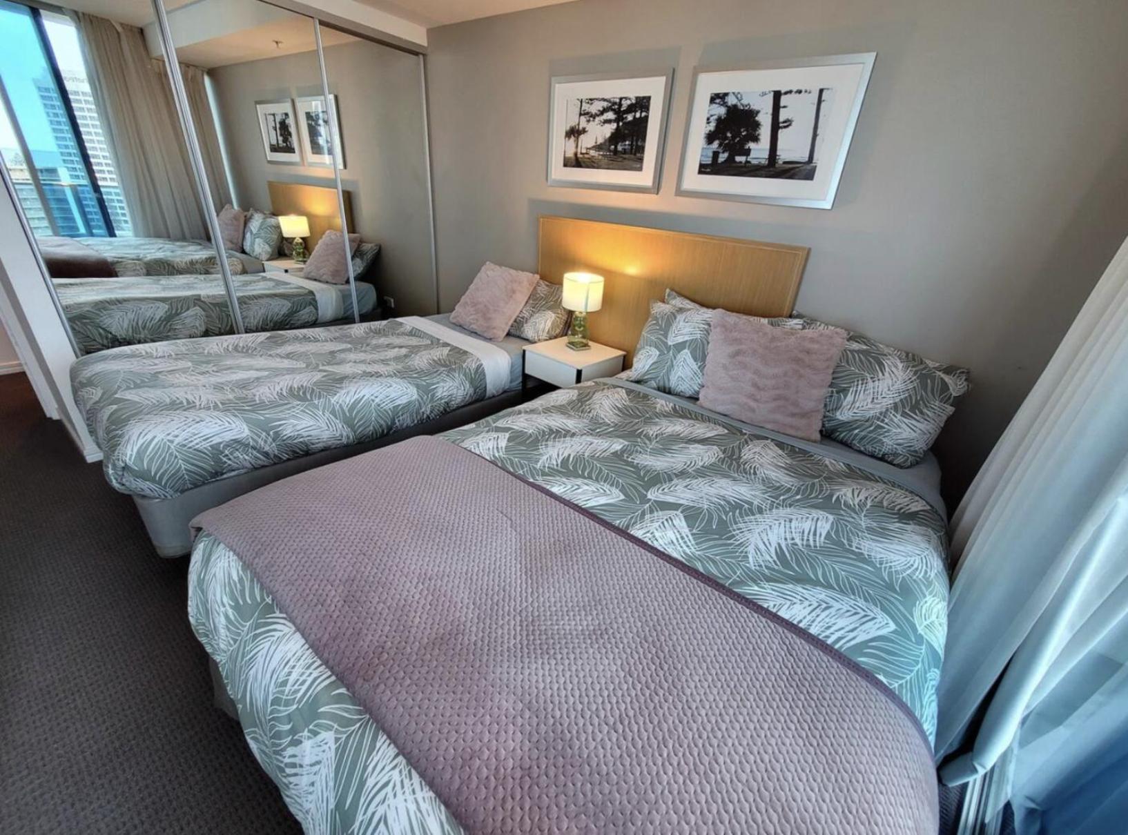 Beach Mountain View Sleeps 6 Surfers Paradise 2 Bed 2 Bath Circle on Cav & Hilton Surfers