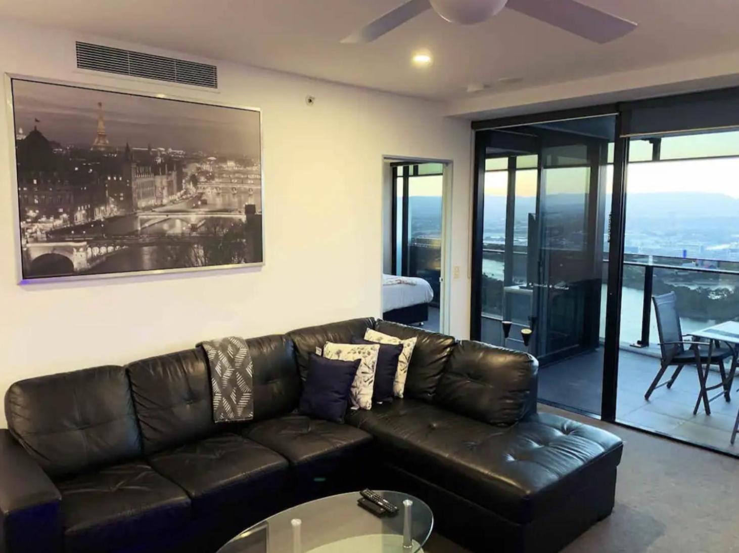 Beach Mountain View Sleeps 6 Surfers Paradise 2 Bed 2 Bath Circle on Cav & Hilton Surfers