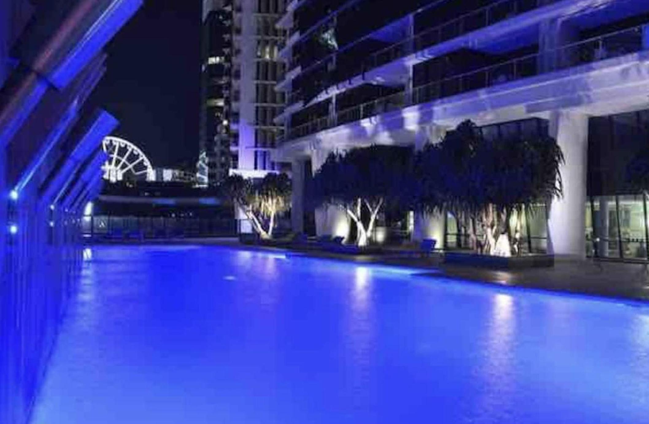 Beach Mountain View Sleeps 6 Surfers Paradise 2 Bed 2 Bath Circle on Cav & Hilton Surfers