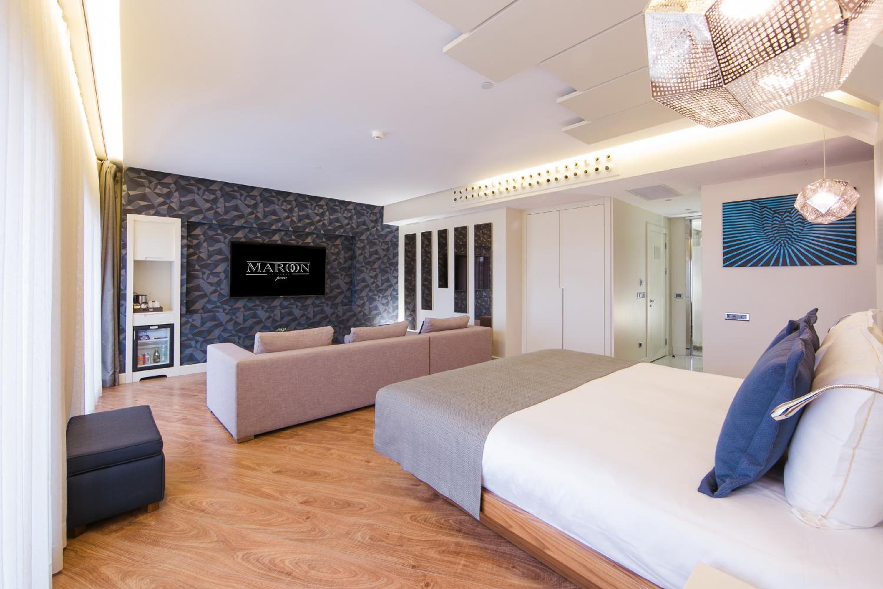 Maroon Otel Pera - Image 22