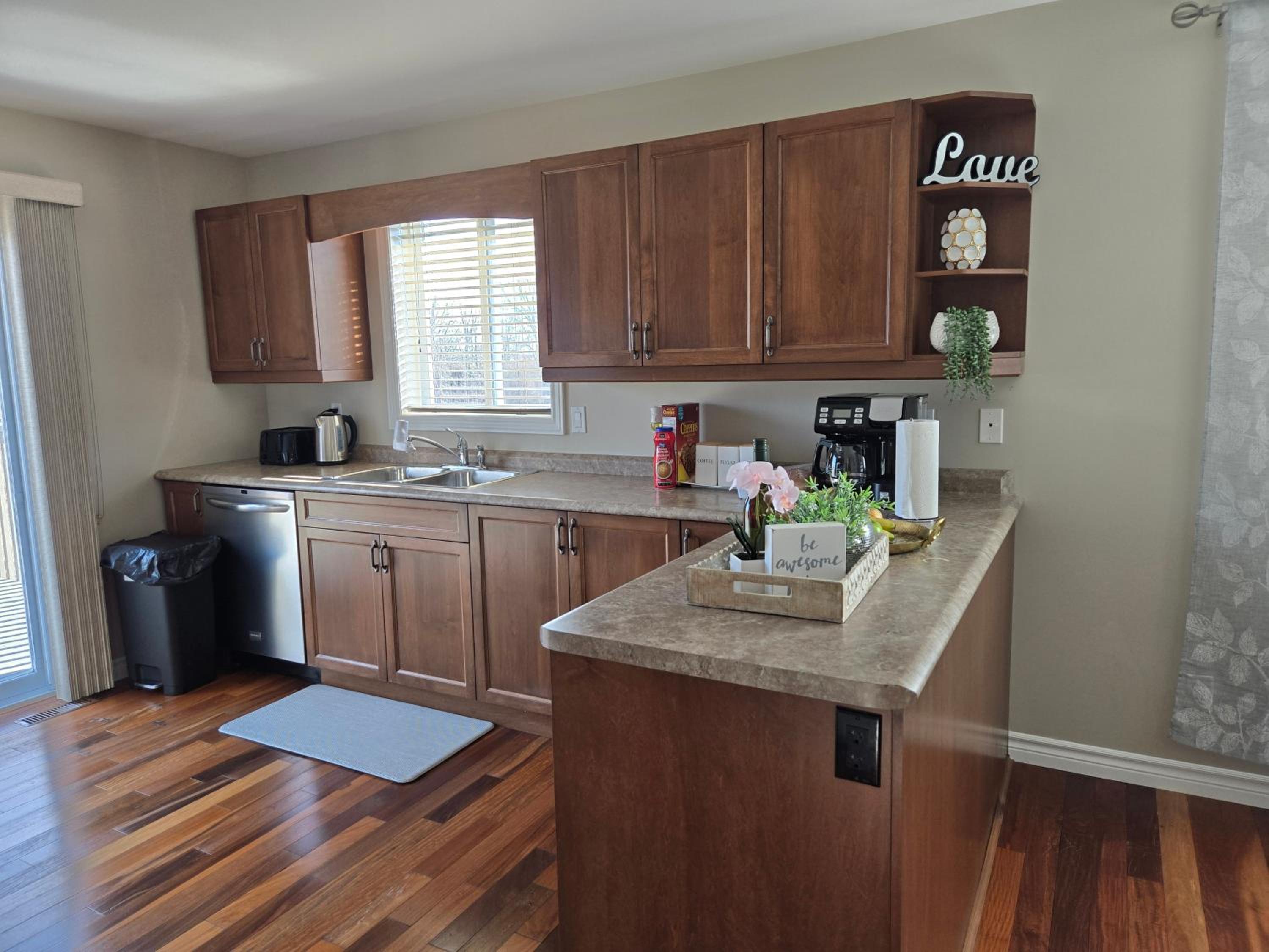 Belleville Vacations - Beautiful House 2 bedroom - Property Image 4