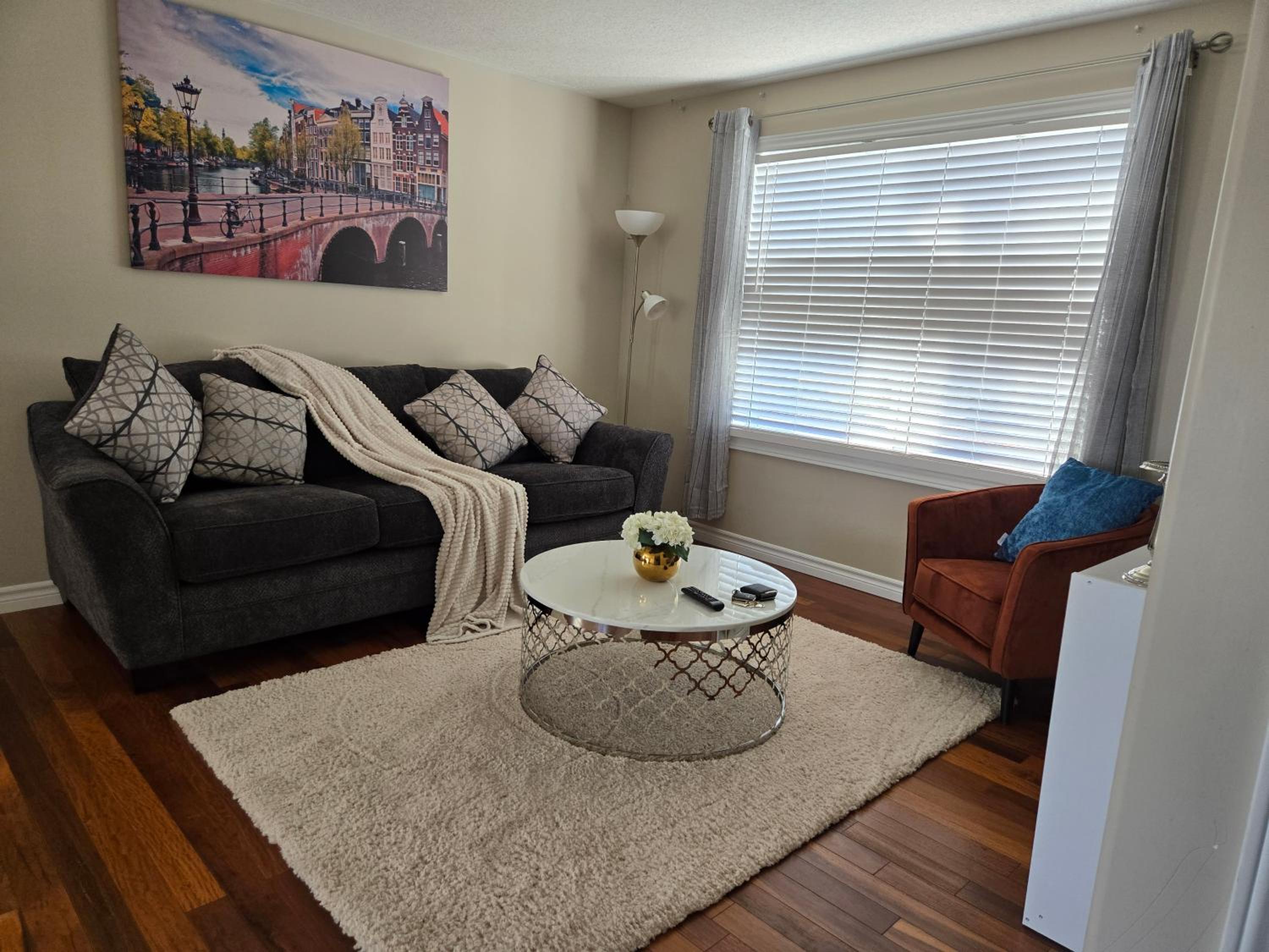 Belleville Vacations - Beautiful House 2 bedroom - Property Image 3