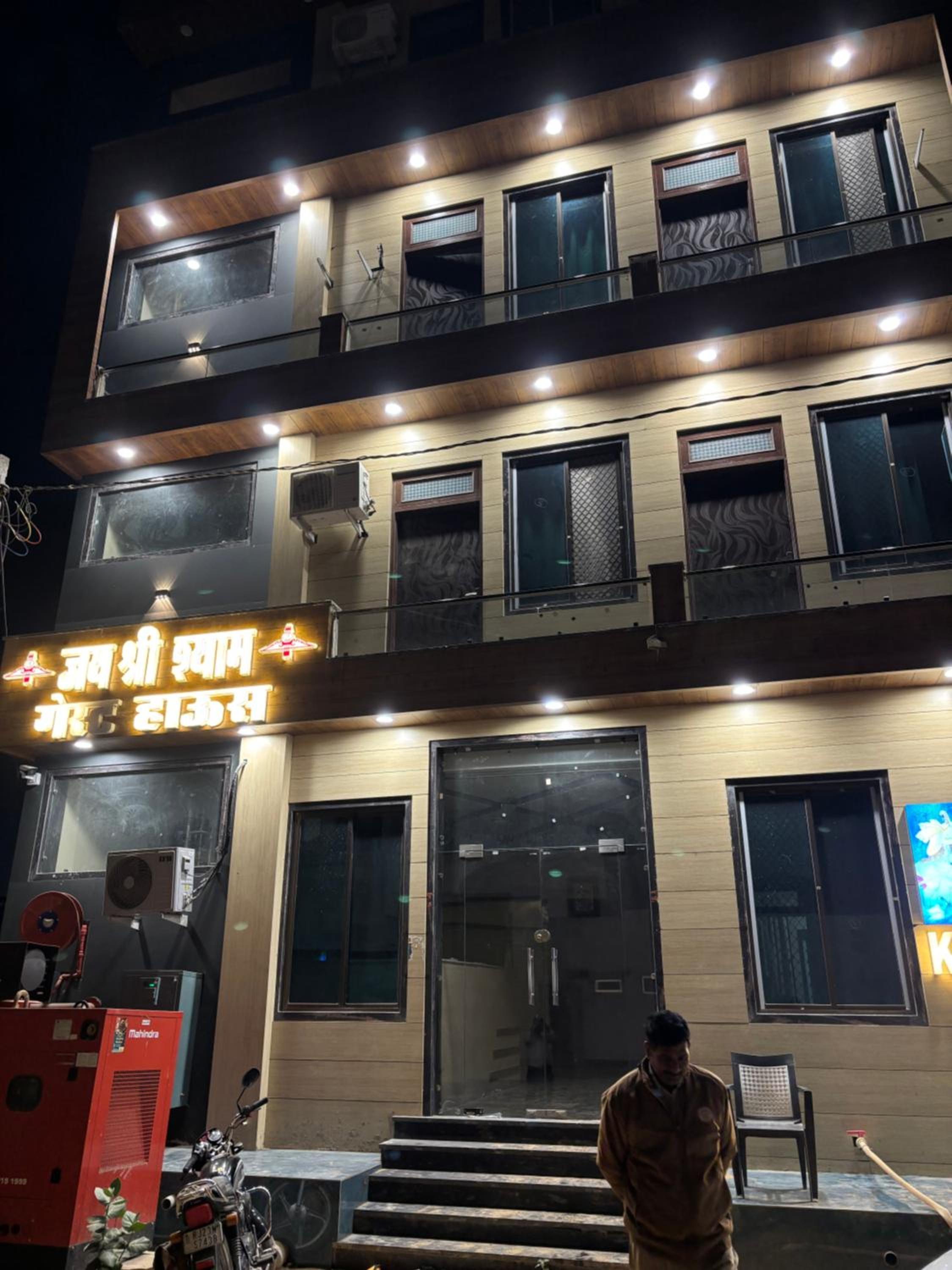 Shree shyam hotel toran dawar view 4