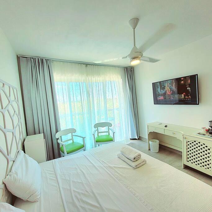 Vibe Residence Hotelstyle NO KITCHEN STUDIO close to beach