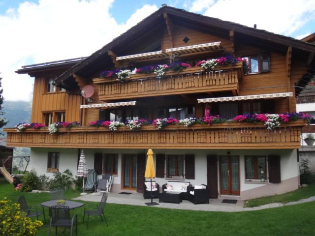 Chalet Petunia view 4
