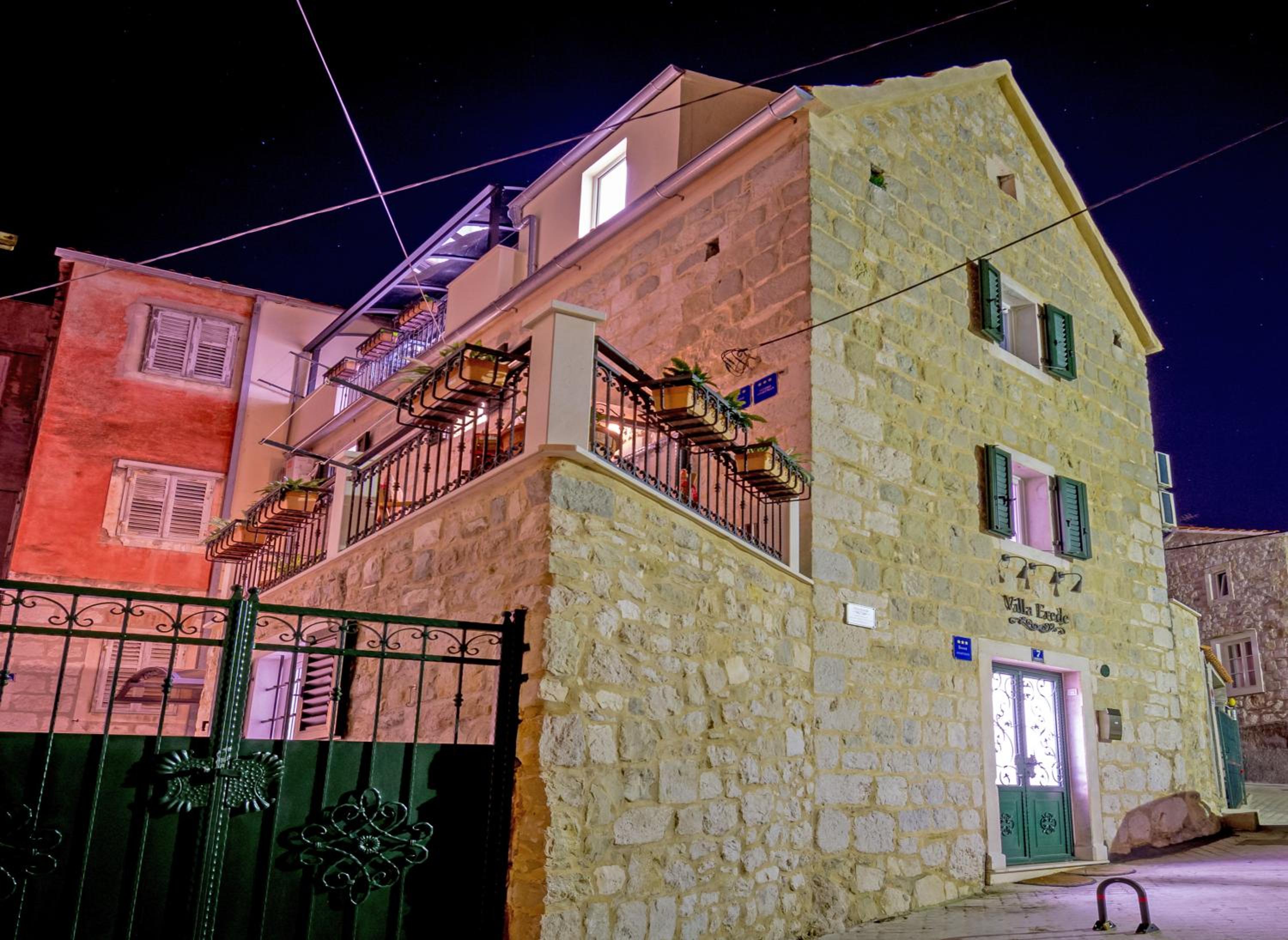 Photo 34